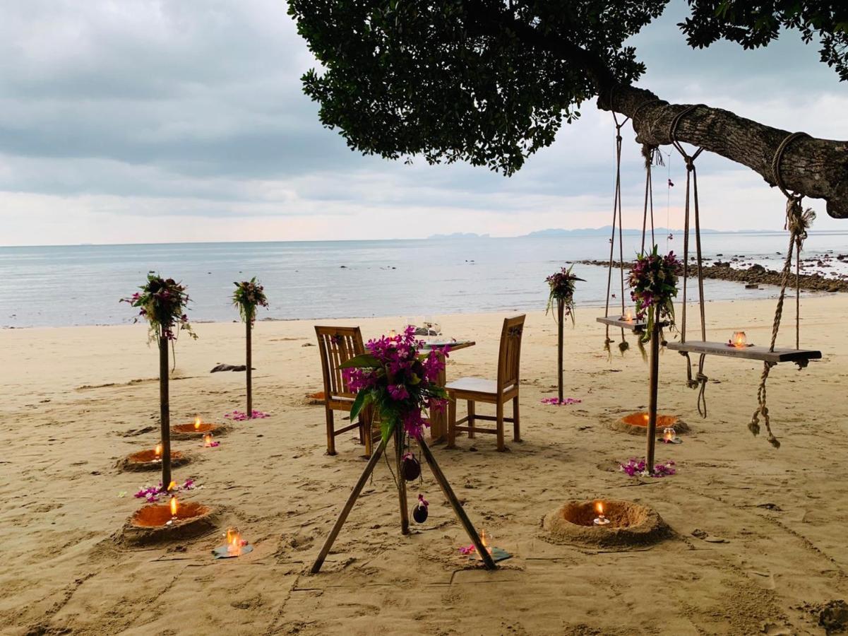 सहारा Koh Jum Ocean Beach Resort